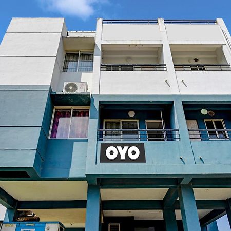 Live As Chn727 Hotel Guduvancheri Exterior photo