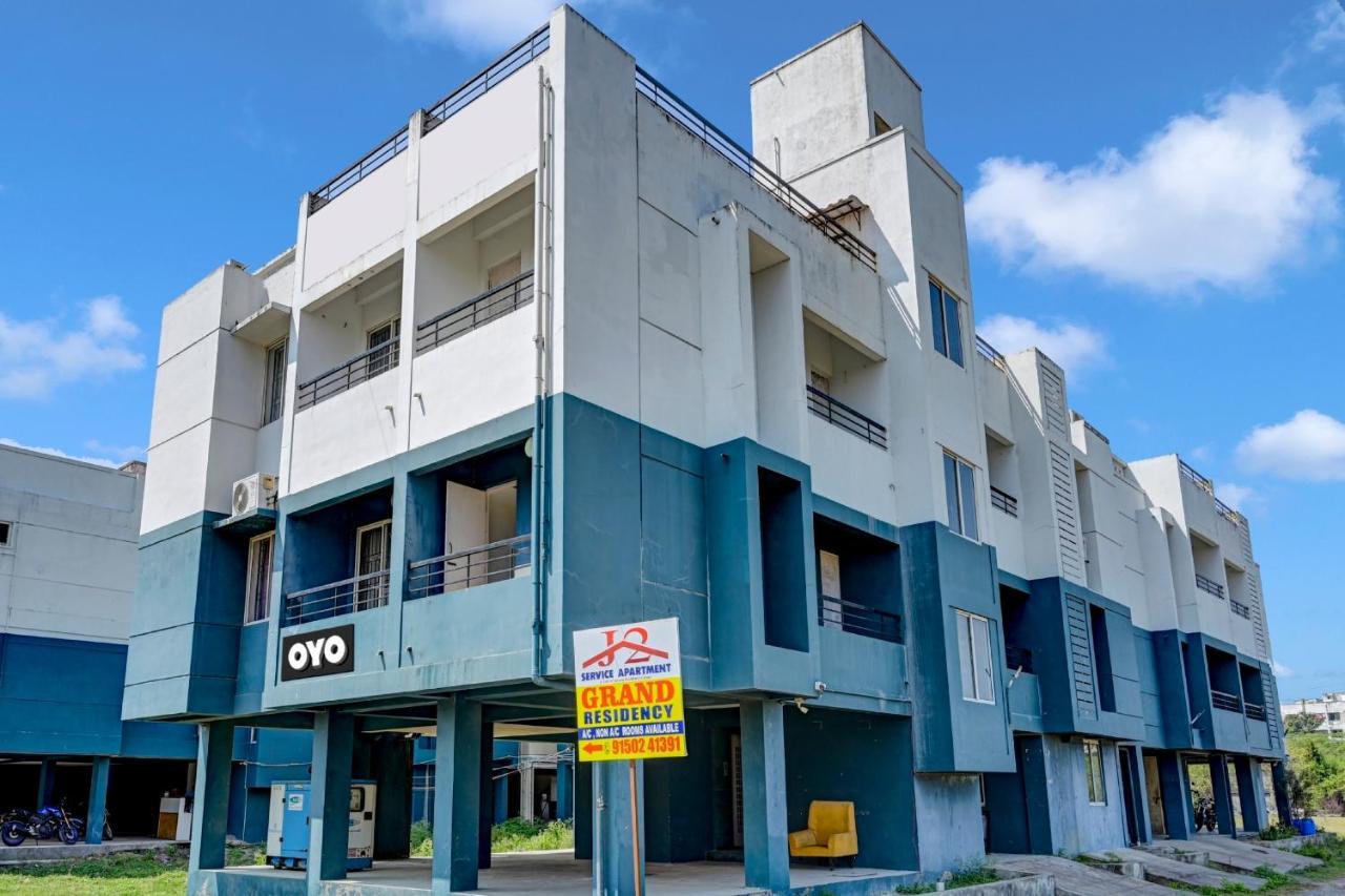 Live As Chn727 Hotel Guduvancheri Exterior photo