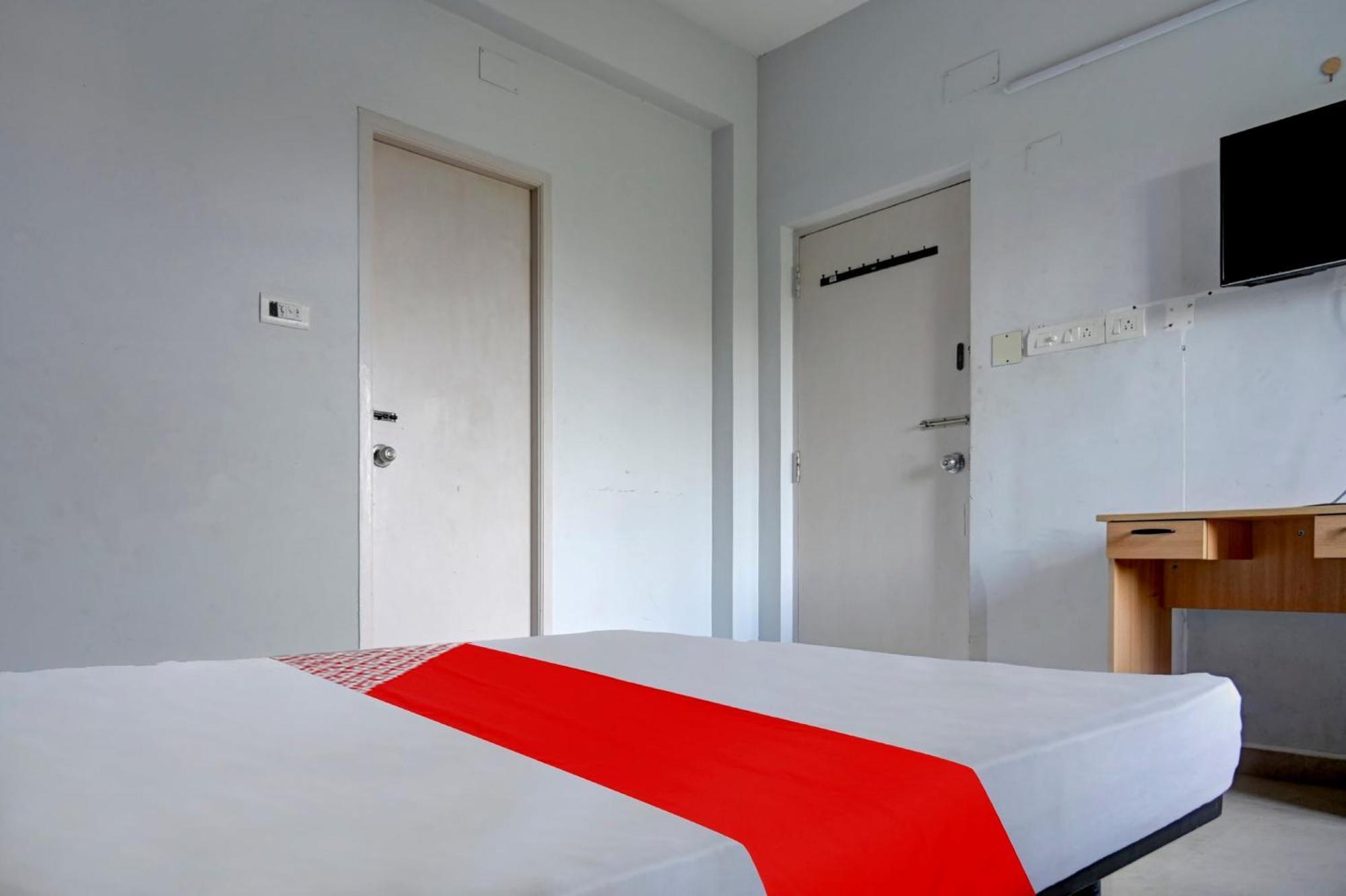 Live As Chn727 Hotel Guduvancheri Exterior photo